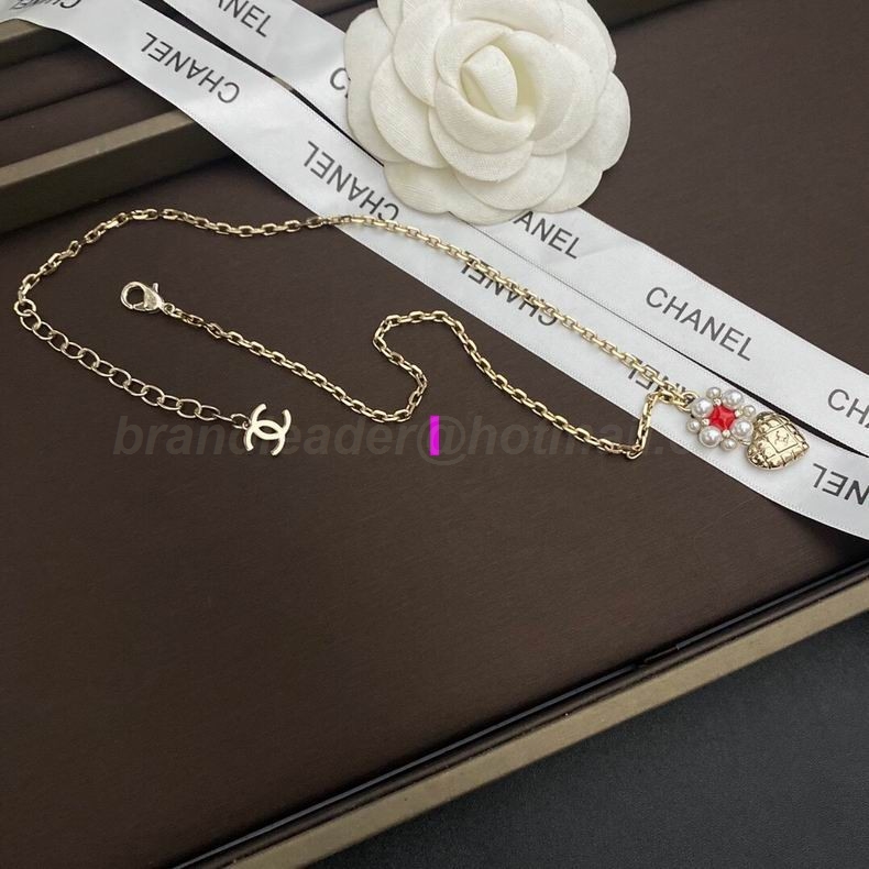 Chanel Necklaces 424